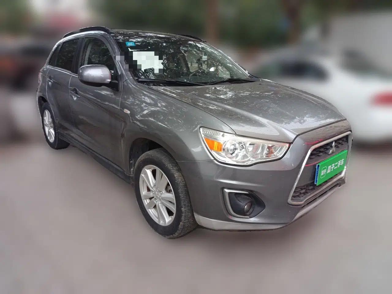 Mitsubishi ASX 2013 2.0L CVT Four-Wheel Drive Premium Edition — миниатюра 3