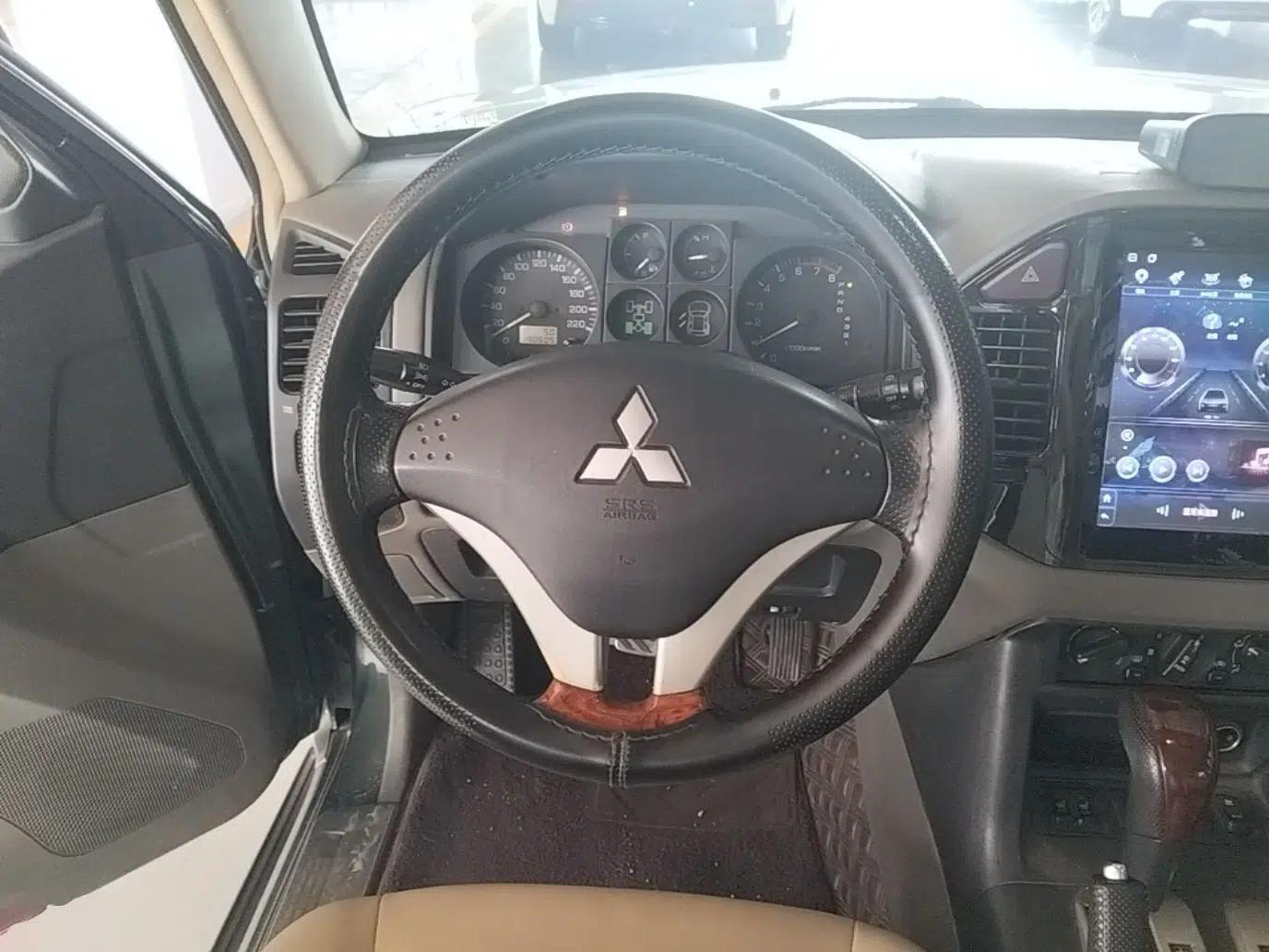 Mitsubishi Pajero 2011 V73 3.0L AT GLX — миниатюра 13