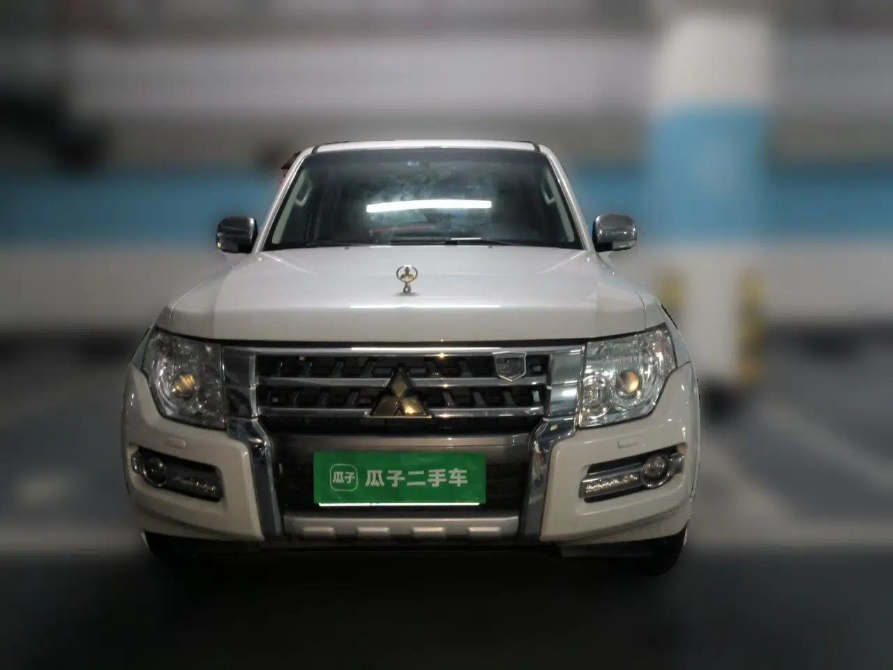 Mitsubishi Pajero Pajero 3.8L Automatic Gasoline 7-Seater (Parallel Import) — миниатюра 2