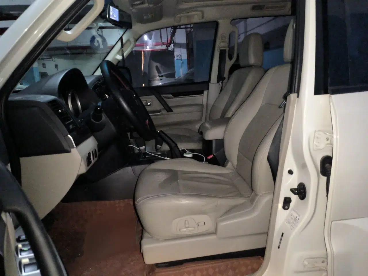 Mitsubishi Pajero Pajero 3.8L Automatic Gasoline 7-Seater (Parallel Import) — миниатюра 15
