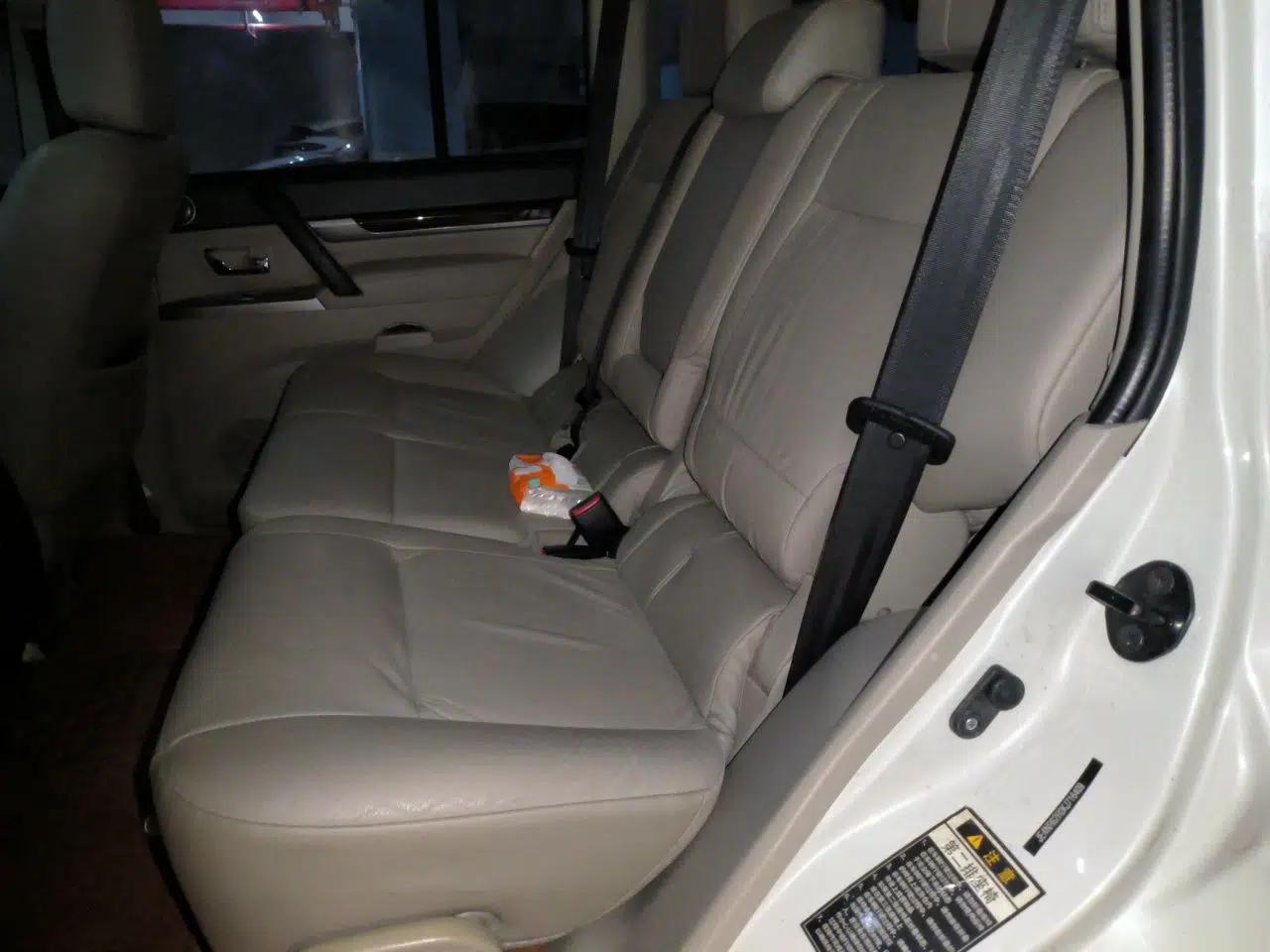 Mitsubishi Pajero Pajero 3.8L Automatic Gasoline 7-Seater (Parallel Import) — миниатюра 17