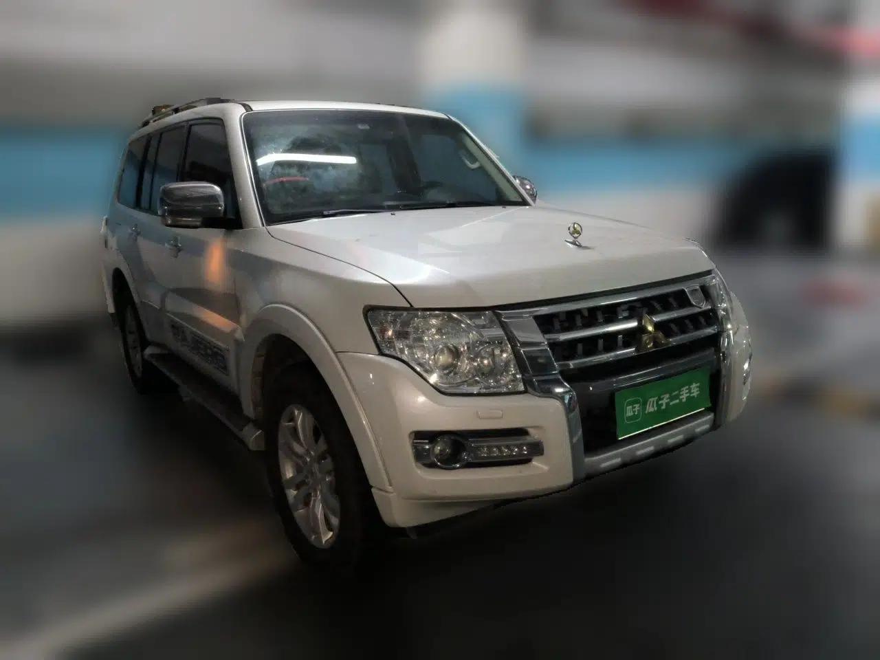 Mitsubishi Pajero Pajero 3.8L Automatic Gasoline 7-Seater (Parallel Import) — миниатюра 3