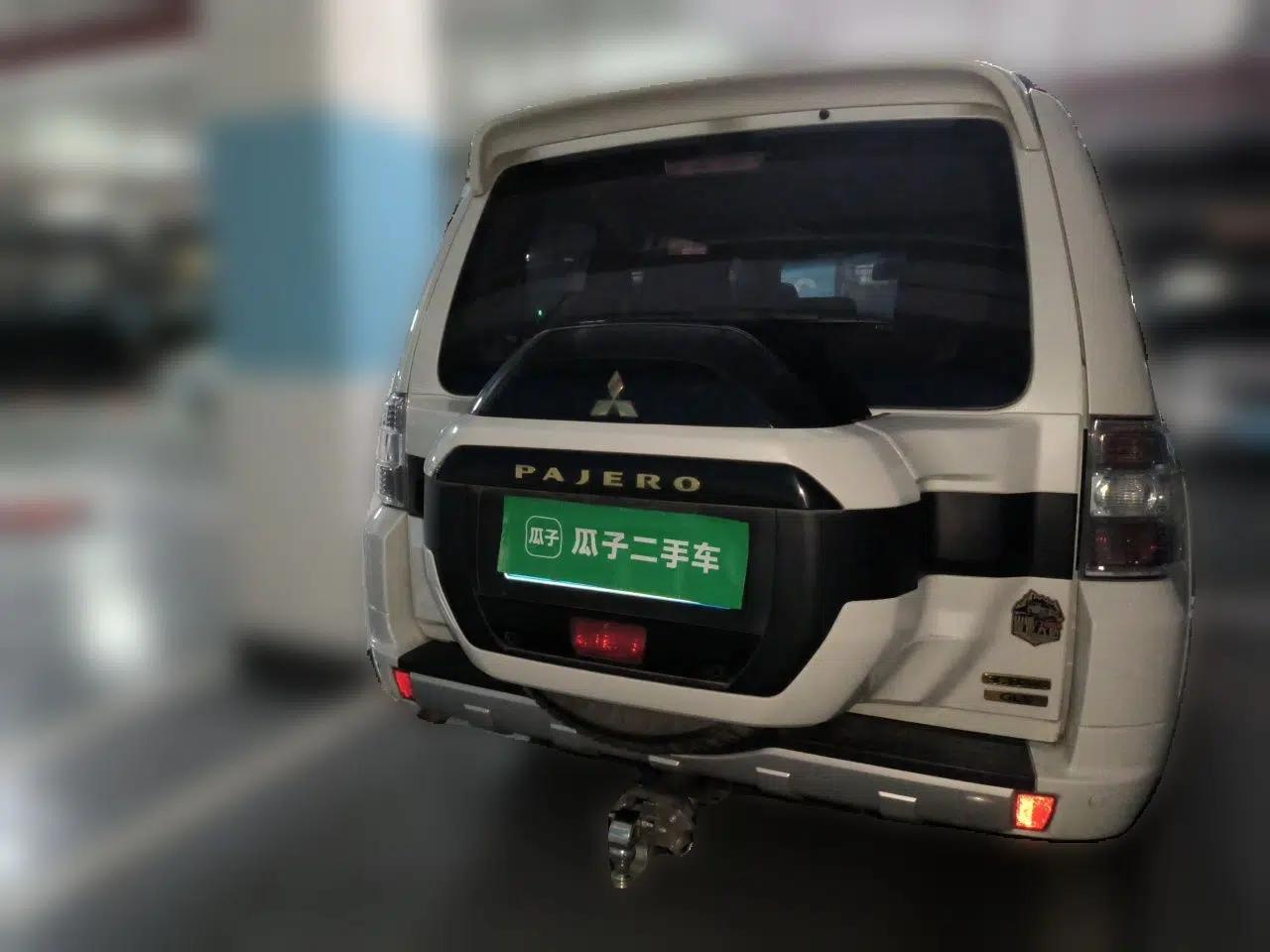 Mitsubishi Pajero Pajero 3.8L Automatic Gasoline 7-Seater (Parallel Import) — миниатюра 5