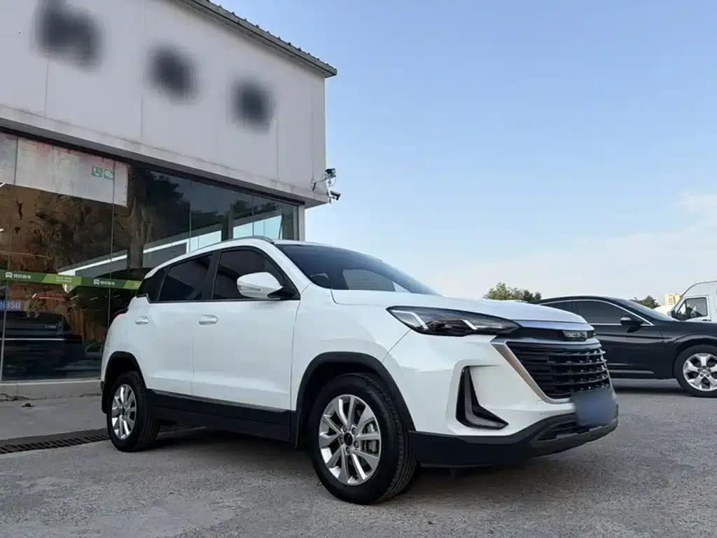 Beijing X3 2019 1.5T CVT Glory Edition — миниатюра 4
