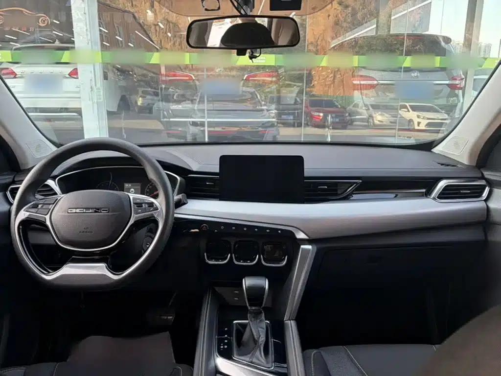 Beijing X3 2019 1.5T CVT Glory Edition — миниатюра 10