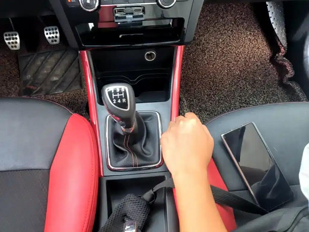 2015 Senova X25 1.5L Manual Comfort Model — миниатюра 14
