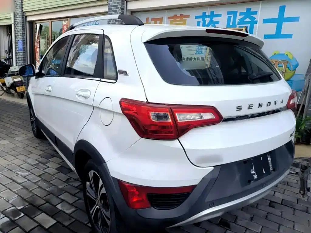 2015 Senova X25 1.5L Manual Comfort Model — миниатюра 5