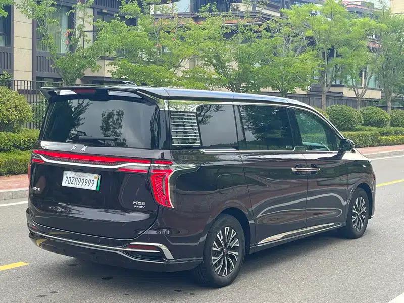 Hongqi HQ9 PHEV 2024 AWD Luxury Edition — миниатюра 6