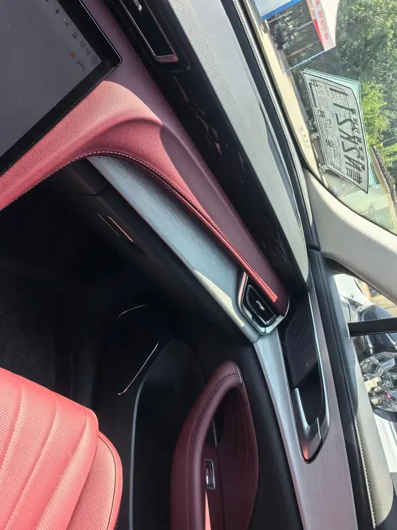 Hongqi H5 PHEV 2025 130 Super Hybrid Edition — миниатюра 17