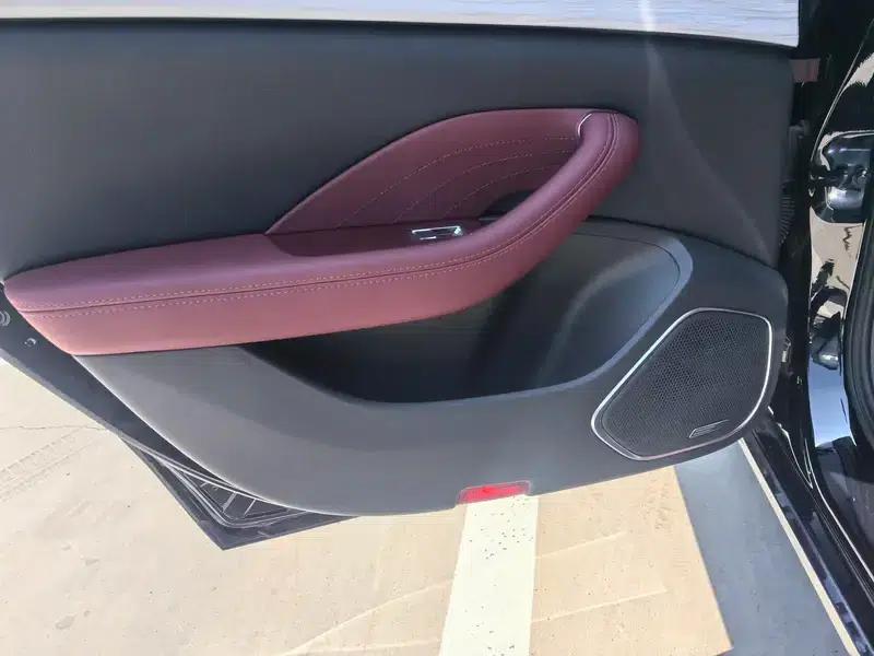 Hongqi H5 PHEV 2025 130 Super Hybrid Edition — миниатюра 10