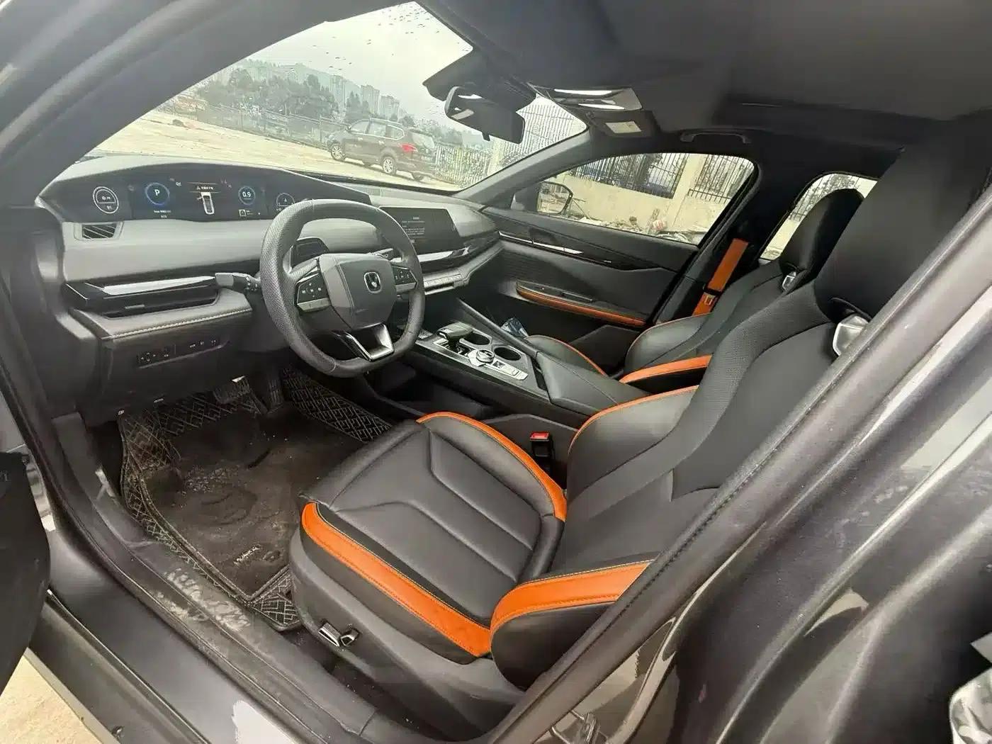 Changan UNI-V 2023 1.5T Sport Edition — миниатюра 4