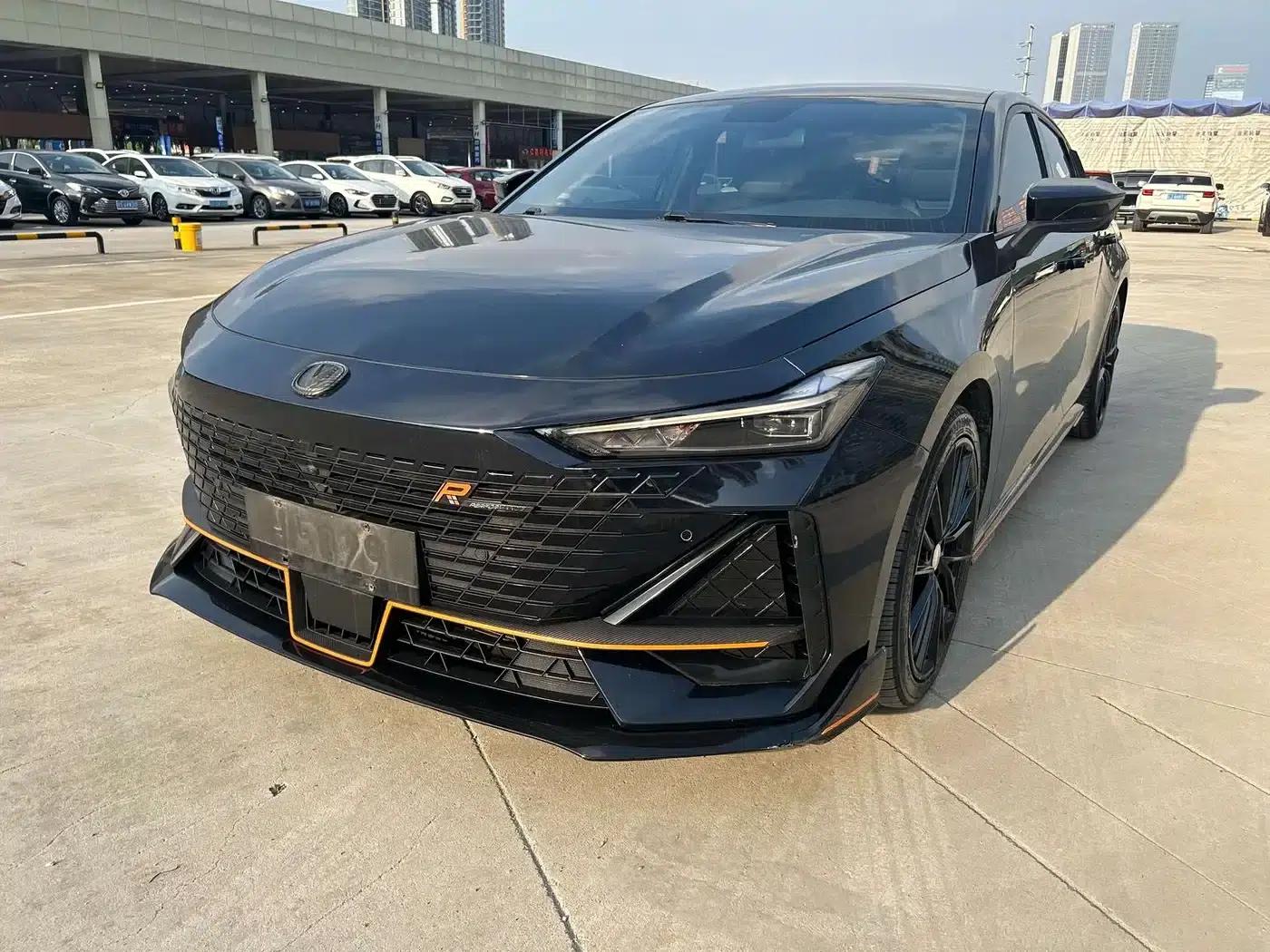 Changan UNI-V 2022 1.5T Sport Edition — миниатюра 1