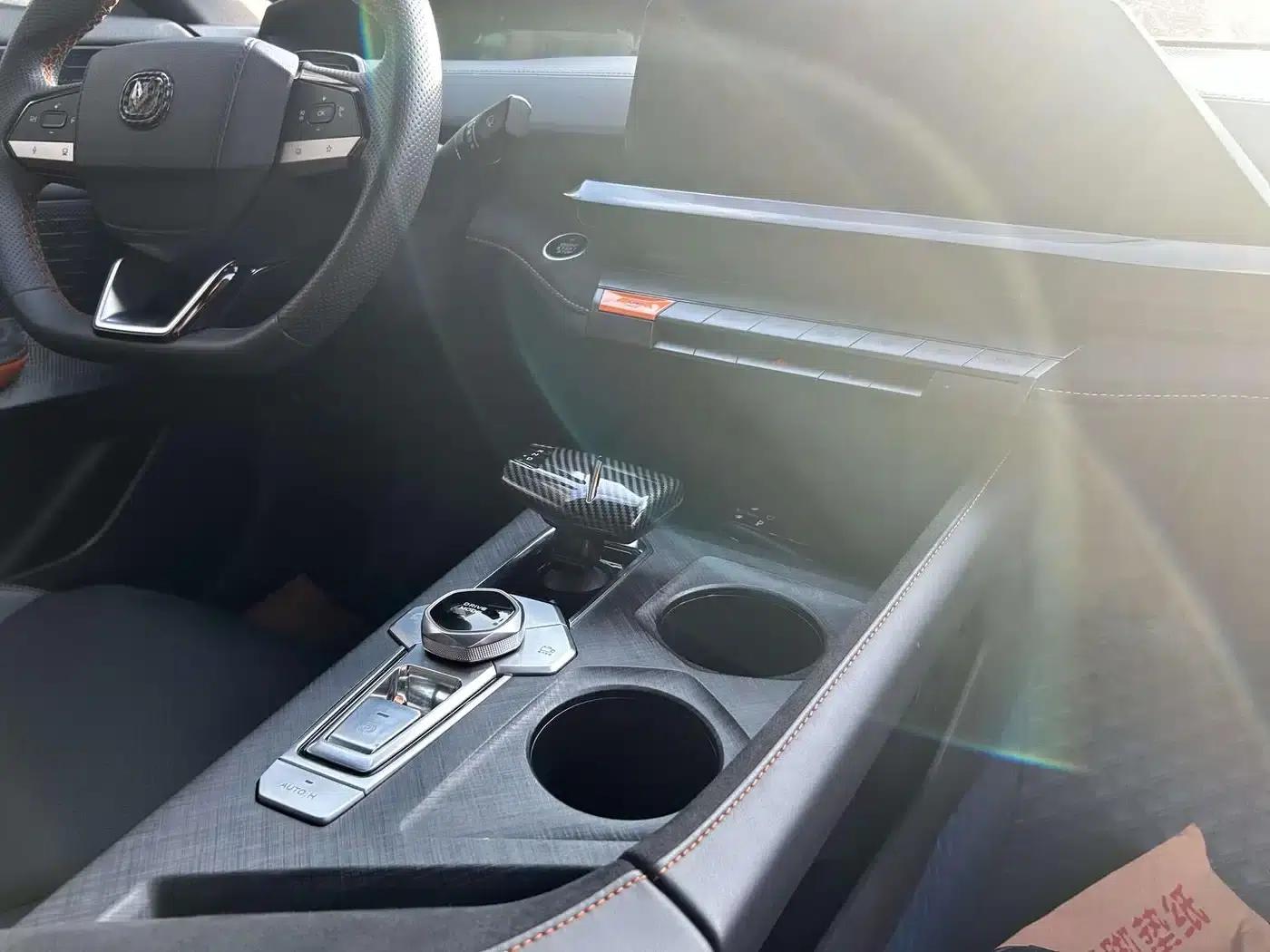 Changan UNI-V 2022 1.5T Sport Edition — миниатюра 7