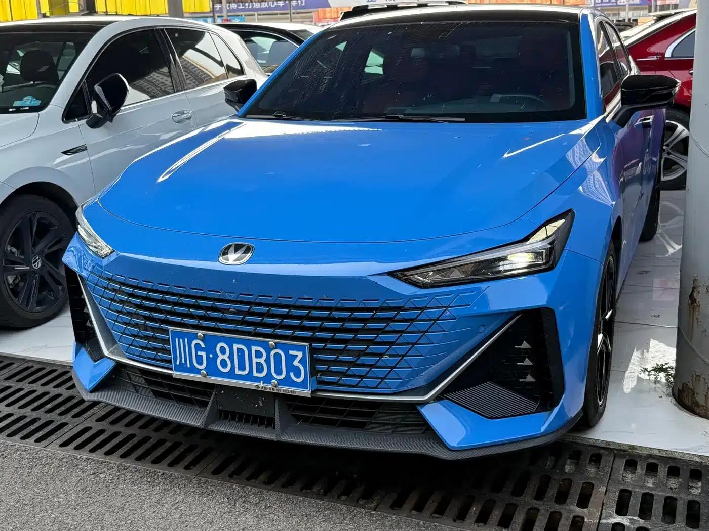 Changan UNI-V 2022 1.5T Premium Edition — миниатюра 3