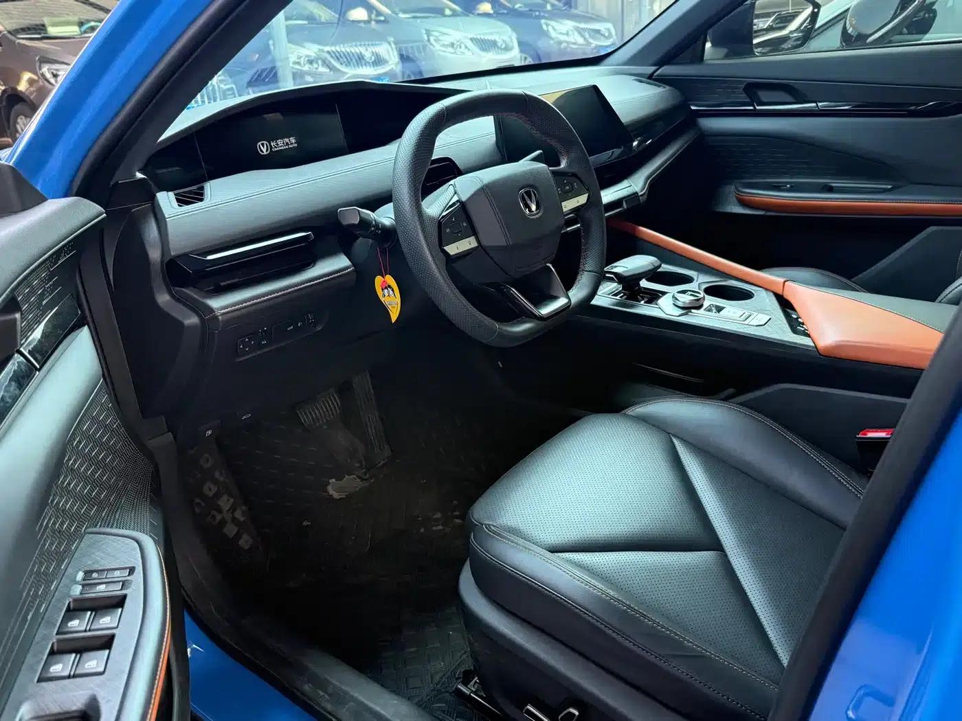 Changan UNI-V 2022 1.5T Premium Edition — миниатюра 5