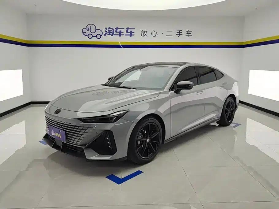 Changan UNI-V 2022 1.5T Premium Edition — миниатюра 1