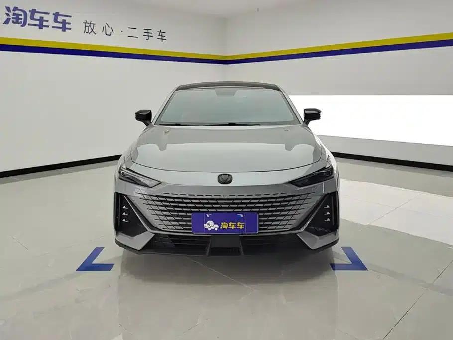 Changan UNI-V 2022 1.5T Premium Edition — миниатюра 2