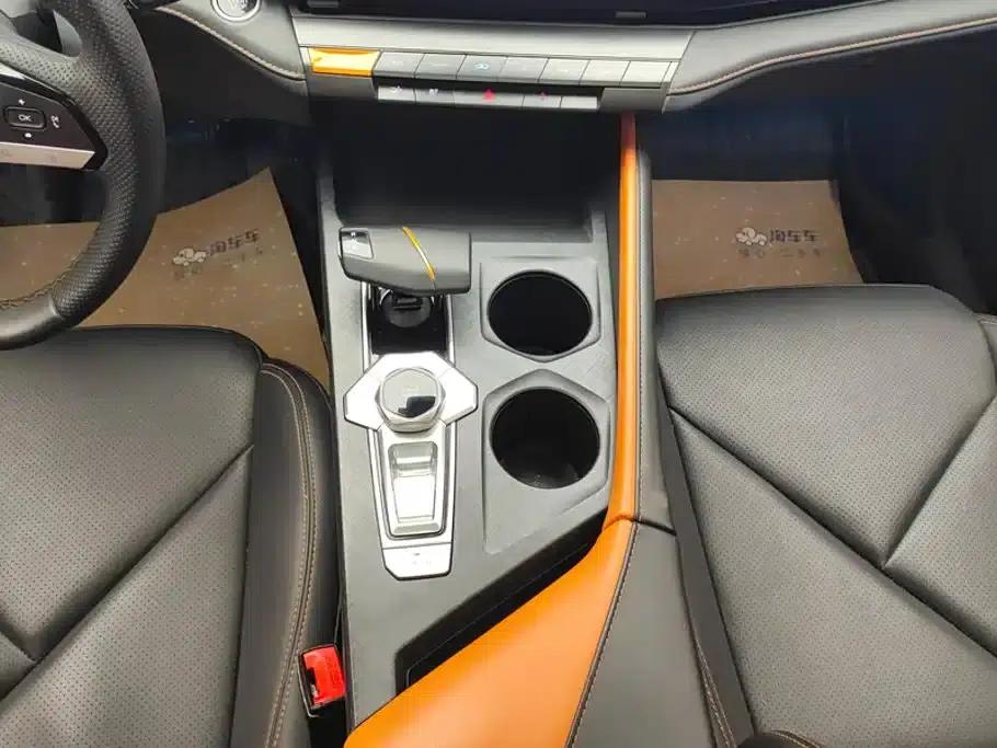 Changan UNI-V 2022 1.5T Premium Edition — миниатюра 16