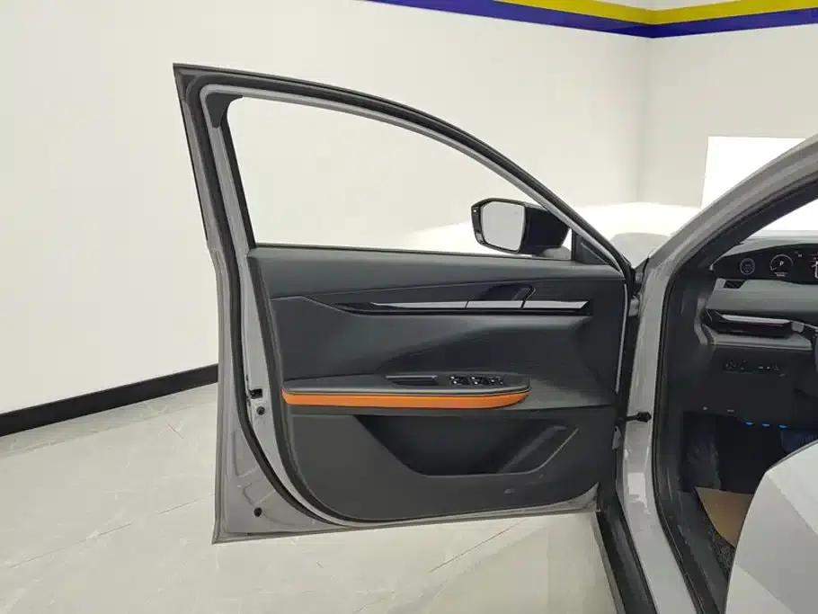 Changan UNI-V 2022 1.5T Premium Edition — миниатюра 7
