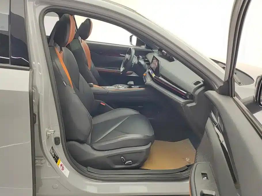 Changan UNI-V 2022 1.5T Premium Edition — миниатюра 8