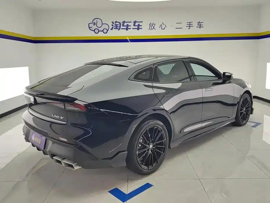 Changan UNI-V 2024 1.5T Premium Sport — миниатюра 3