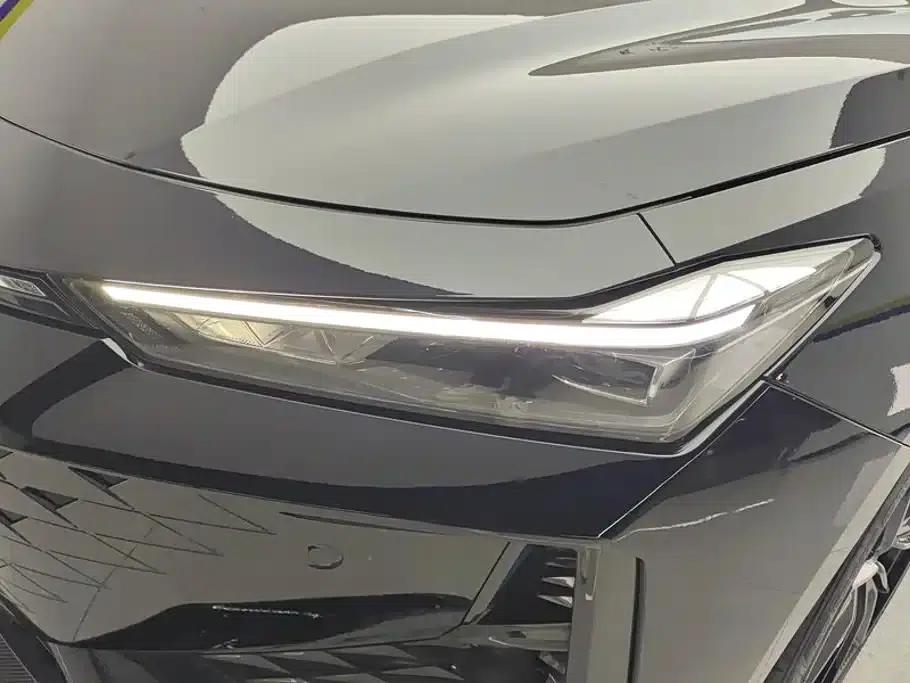 Changan UNI-V 2024 1.5T Premium Sport — миниатюра 5