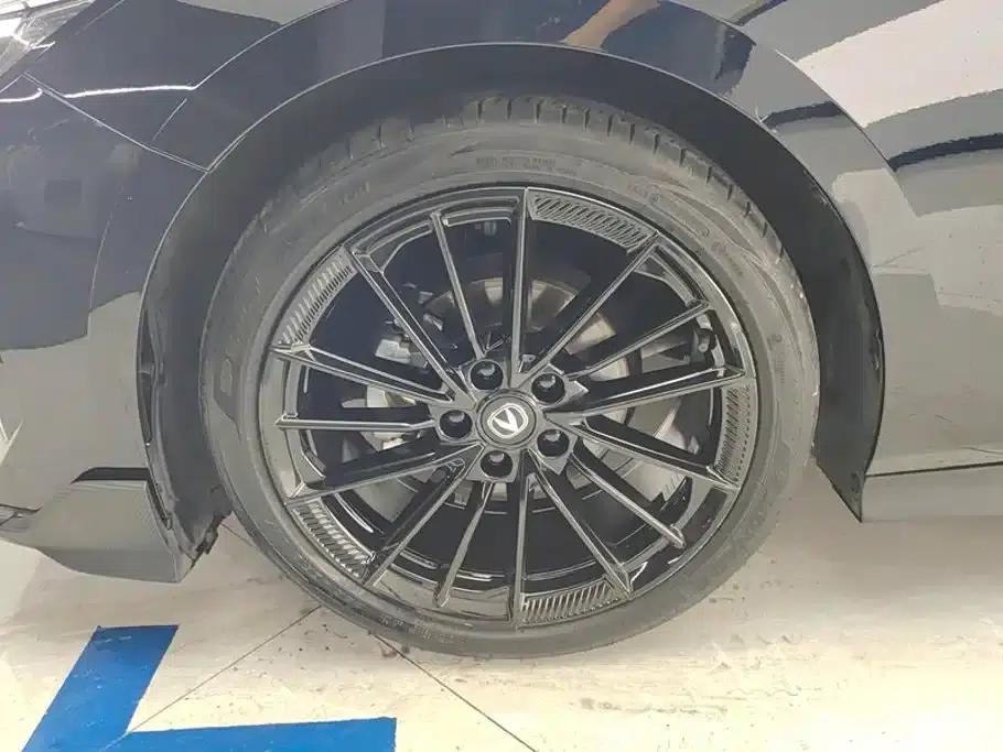 Changan UNI-V 2024 1.5T Premium Sport — миниатюра 6