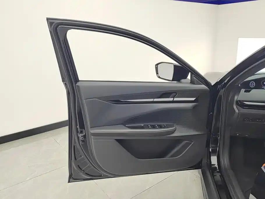 Changan UNI-V 2024 1.5T Premium Sport — миниатюра 7