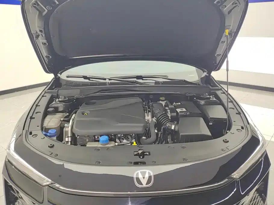 Changan UNI-V 2024 1.5T Premium Sport — миниатюра 10