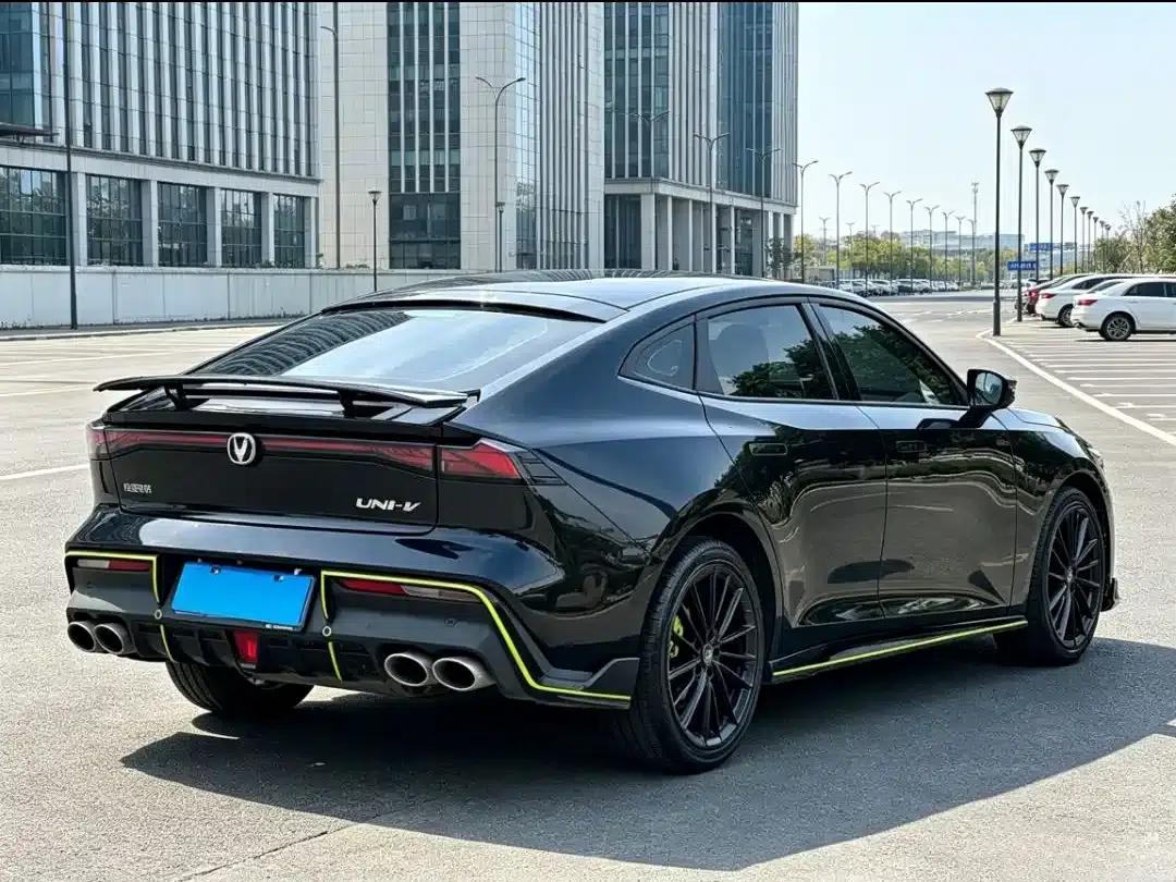 Changan UNI-V 2022 1.5T Sport Edition — миниатюра 6