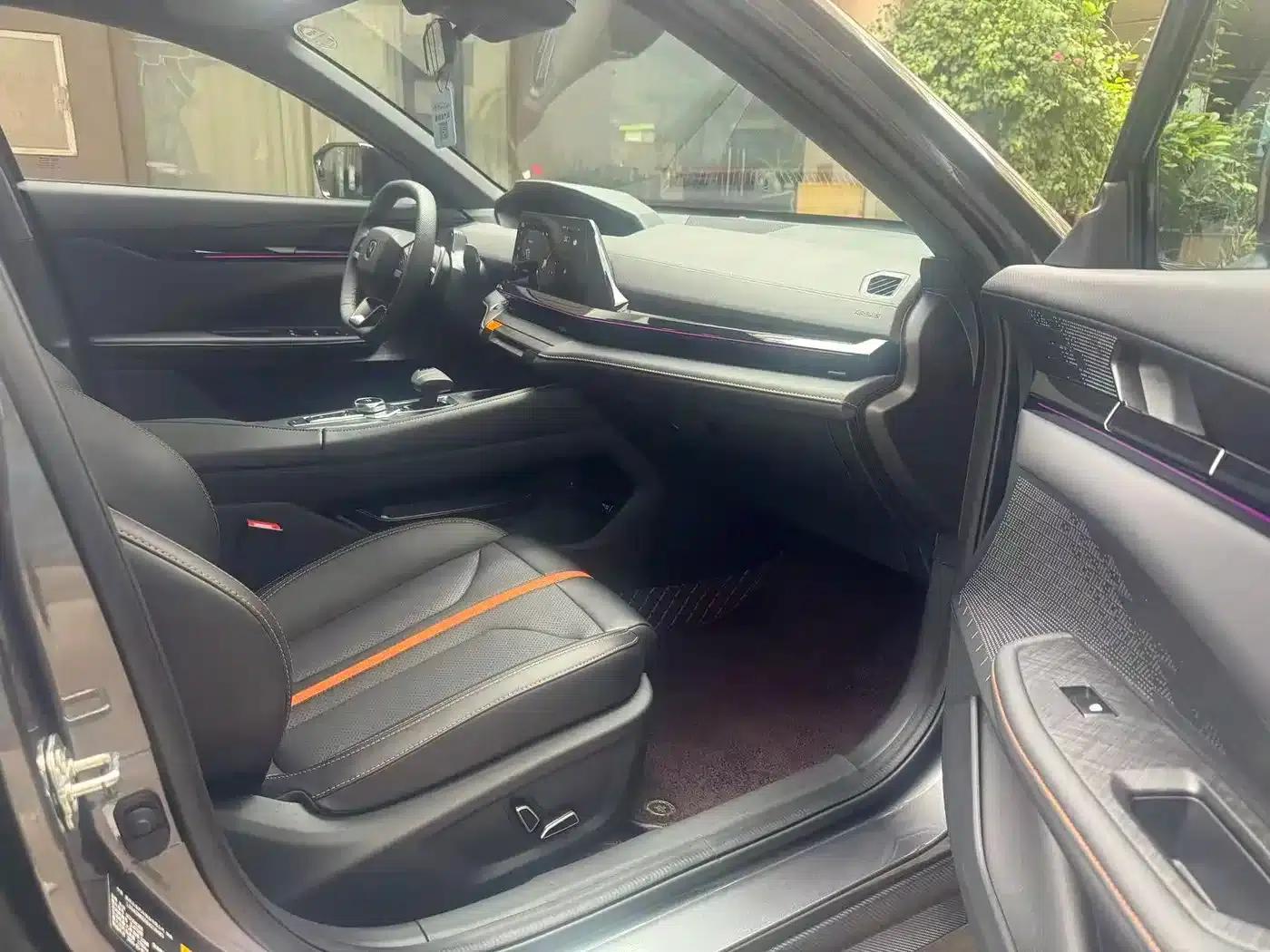Changan UNI-V 2024 1.5T Premium Edition — миниатюра 8