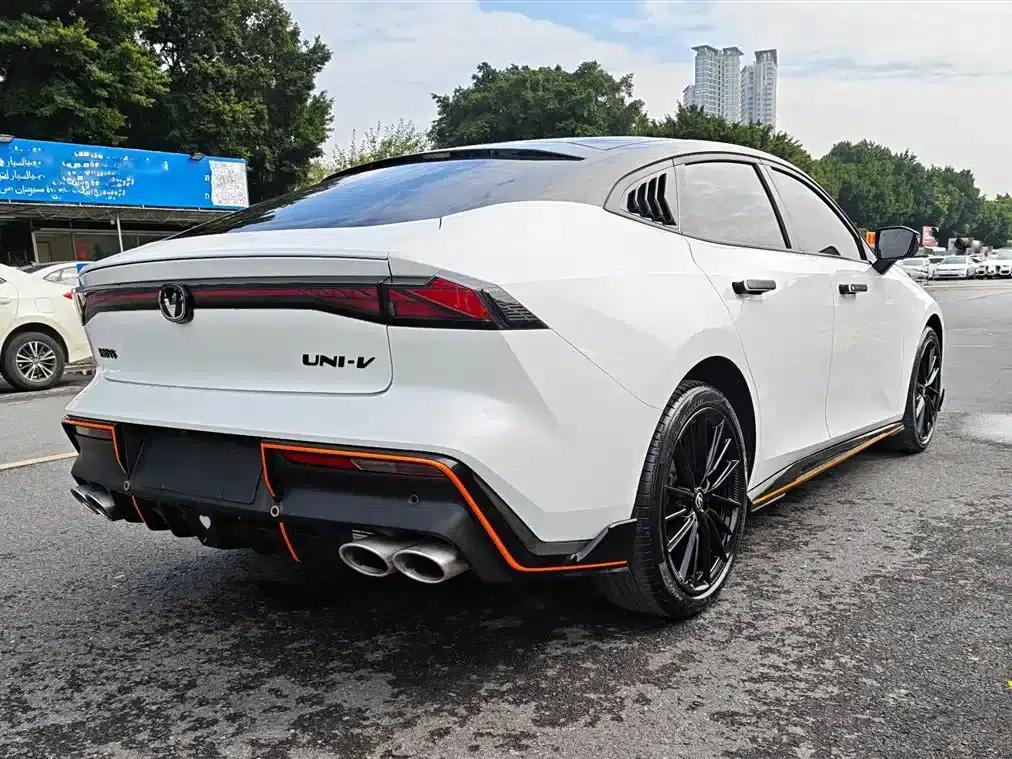 Changan UNI-V 2023 1.5T Sport Edition — миниатюра 9