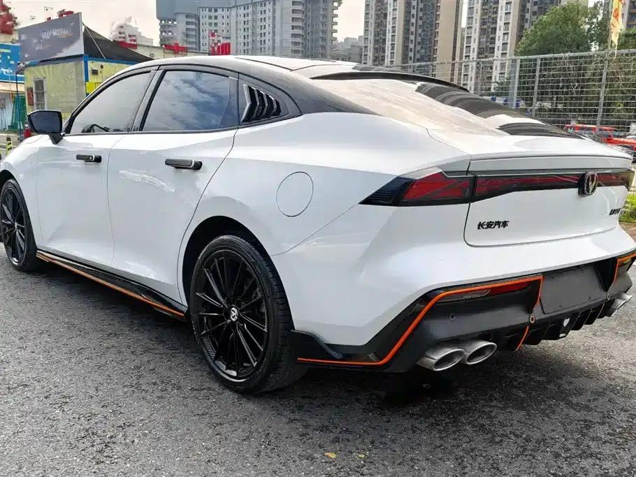 Changan UNI-V 2023 1.5T Sport Edition — миниатюра 10