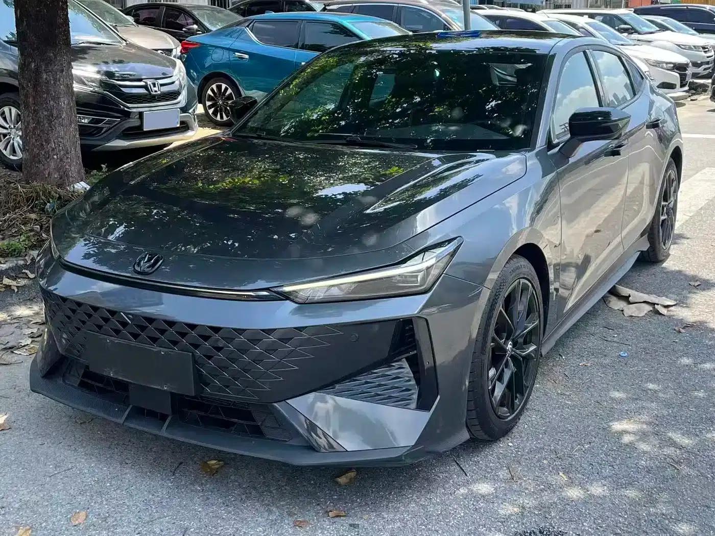 Changan UNI-V 2024 1.5T Premium Sport — миниатюра 1