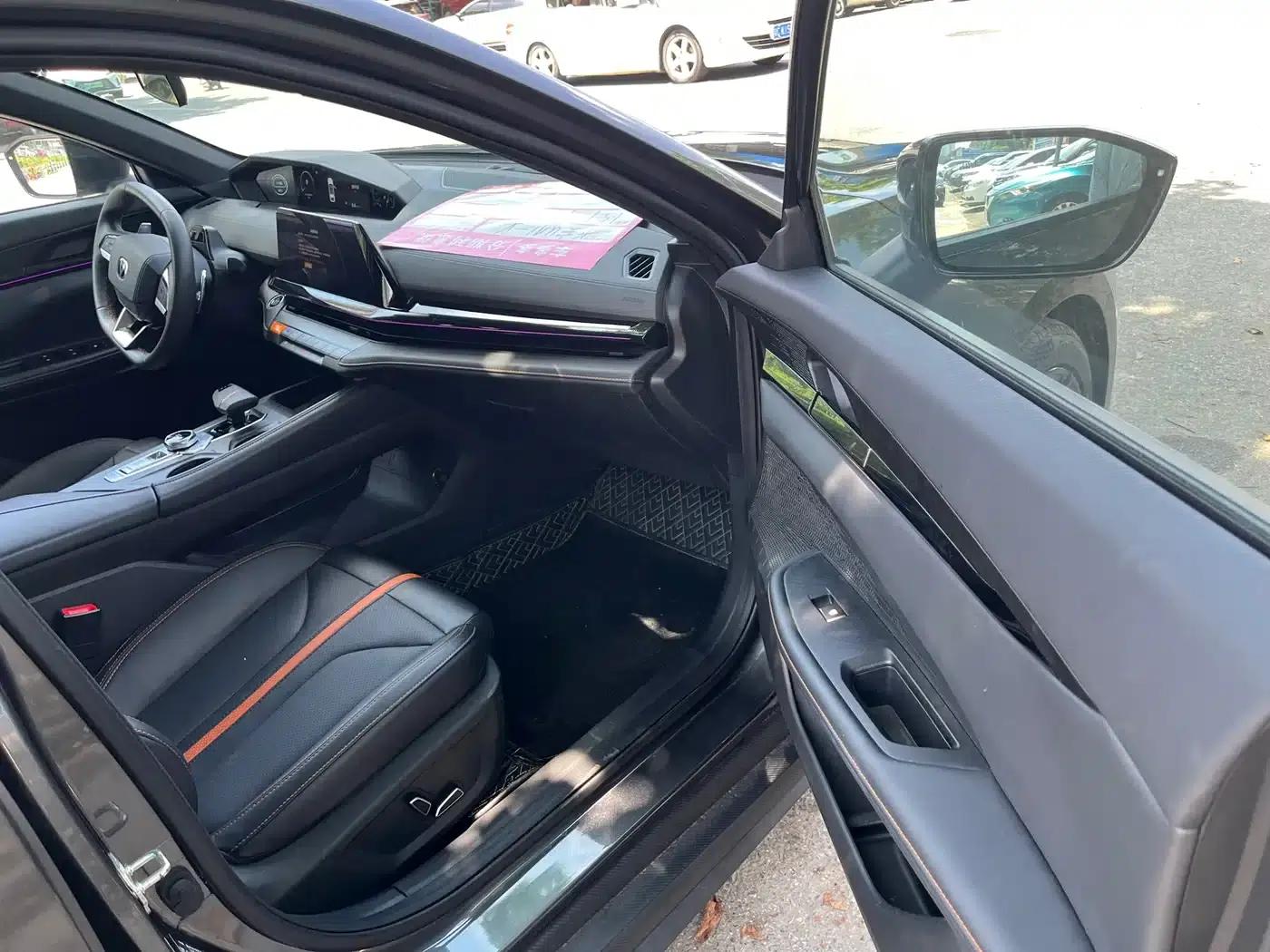 Changan UNI-V 2024 1.5T Premium Sport — миниатюра 13
