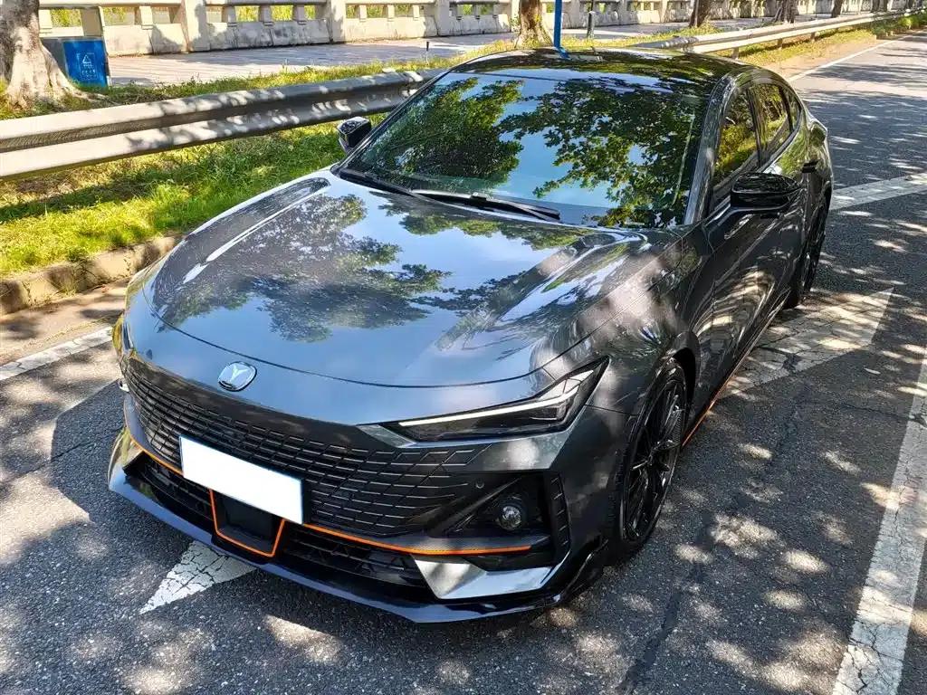 Changan UNI-V 2022 1.5T Sport Edition — миниатюра 1