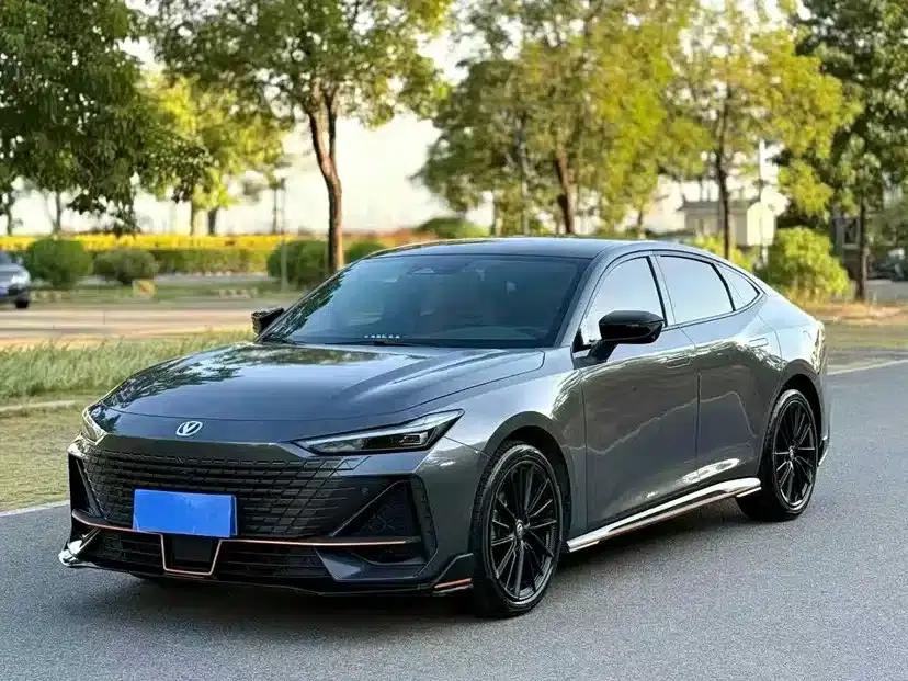 Changan UNI-V 2022 1.5T Sport Edition — миниатюра 1