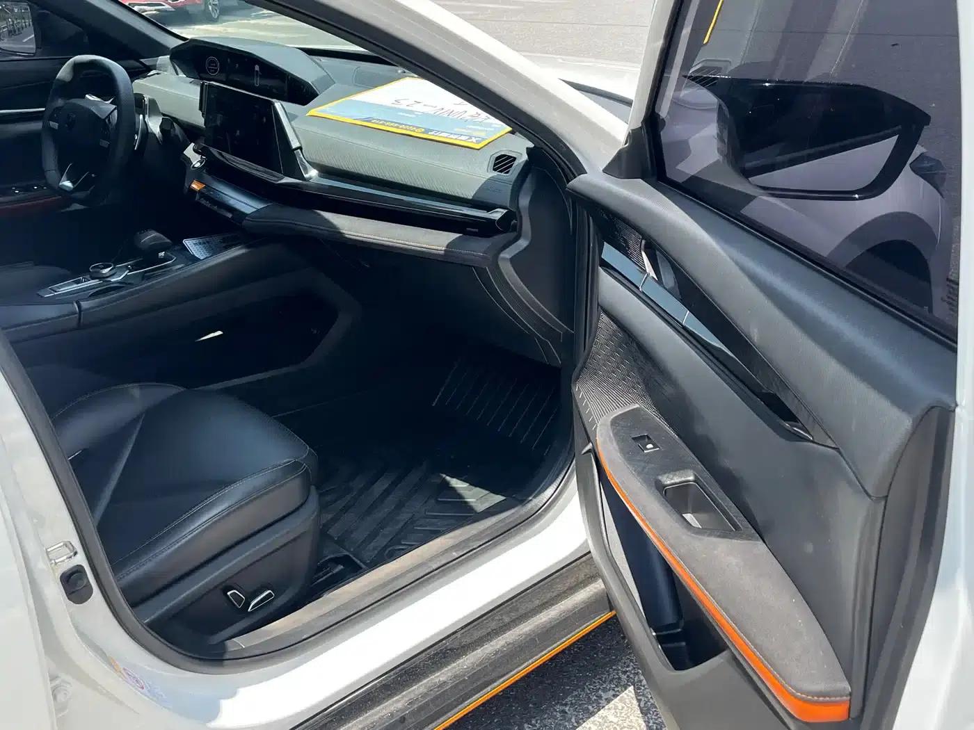 Changan UNI-V 2022 1.5T Sport Edition — миниатюра 15