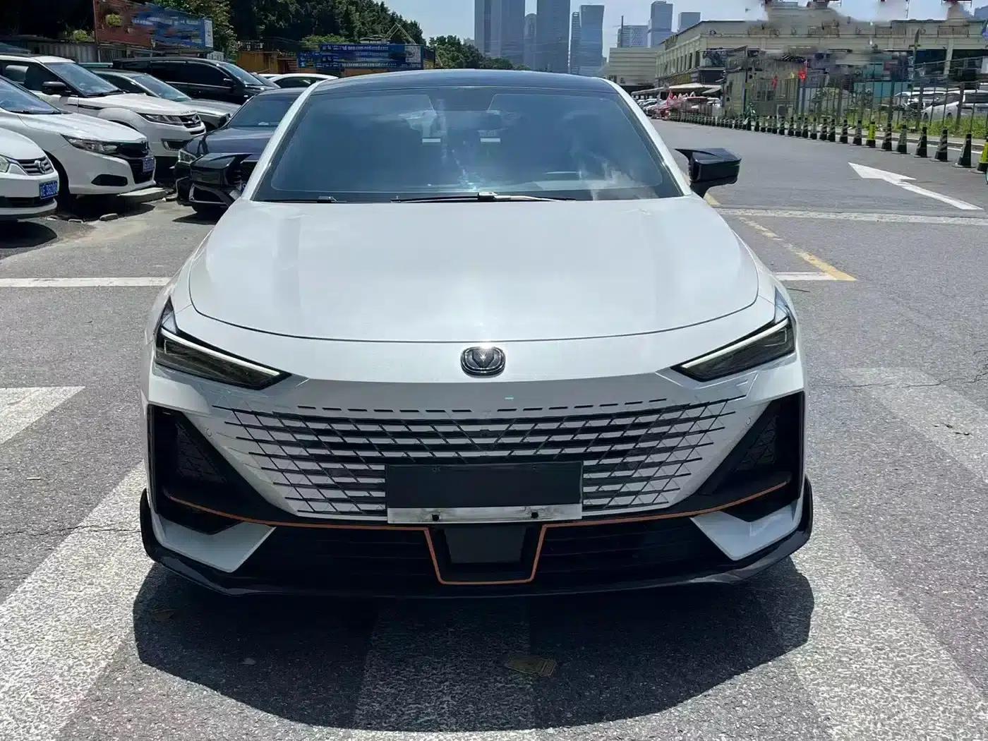Changan UNI-V 2022 1.5T Sport Edition — миниатюра 3