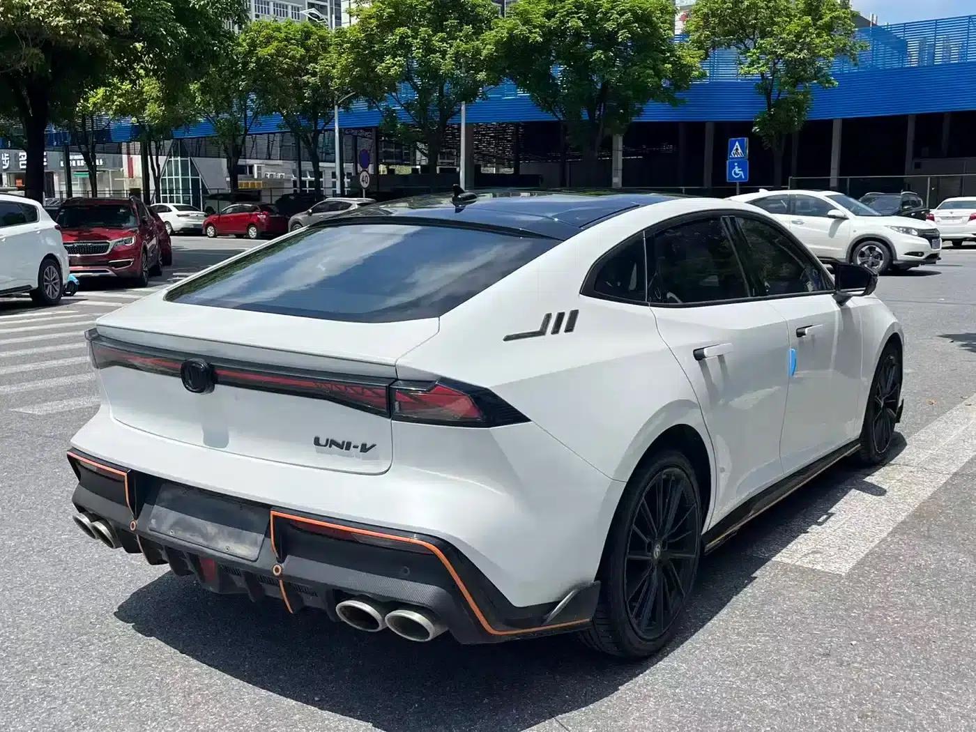 Changan UNI-V 2022 1.5T Sport Edition — миниатюра 5