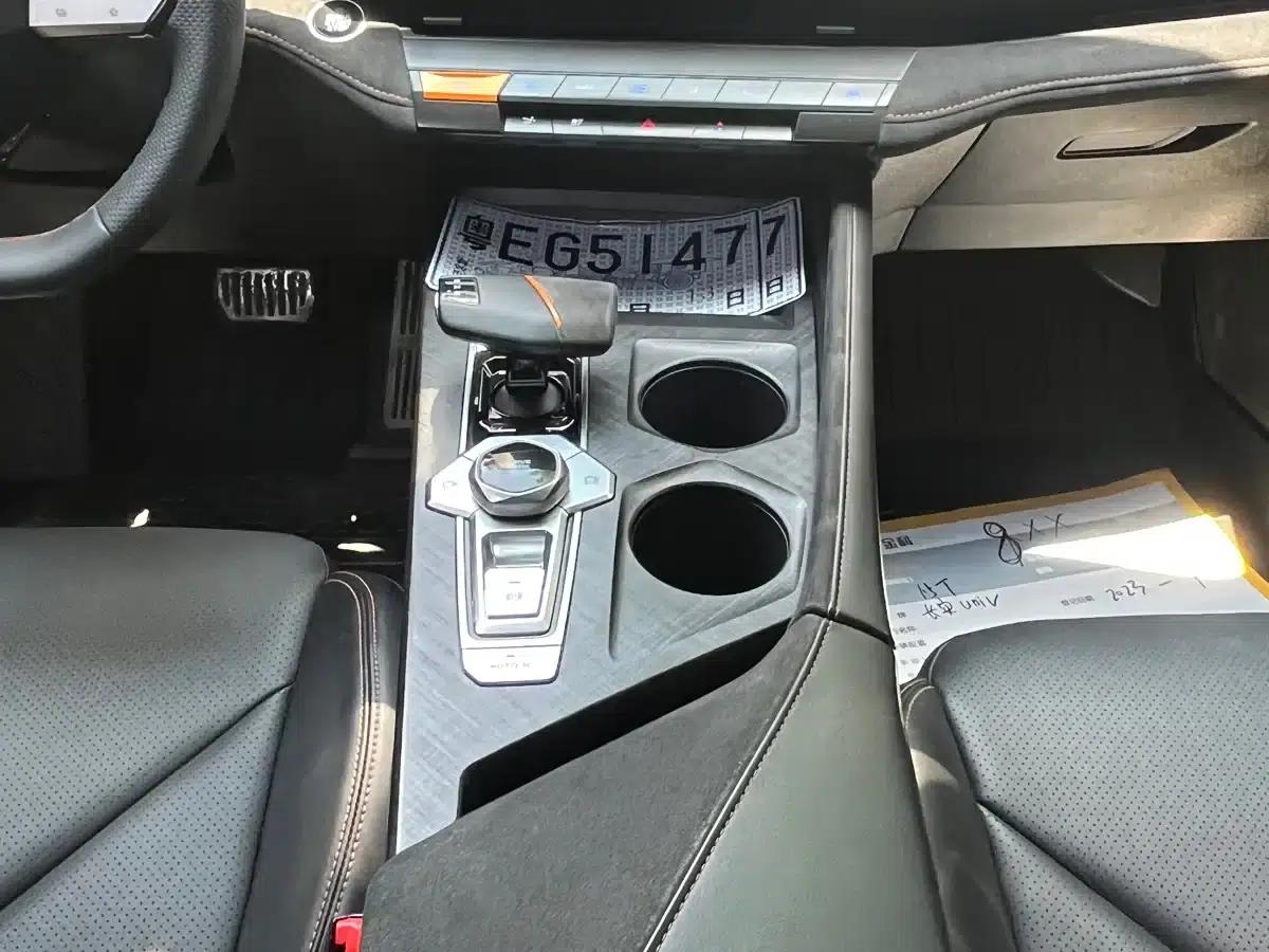 Changan UNI-V 2022 1.5T Sport Edition — миниатюра 9