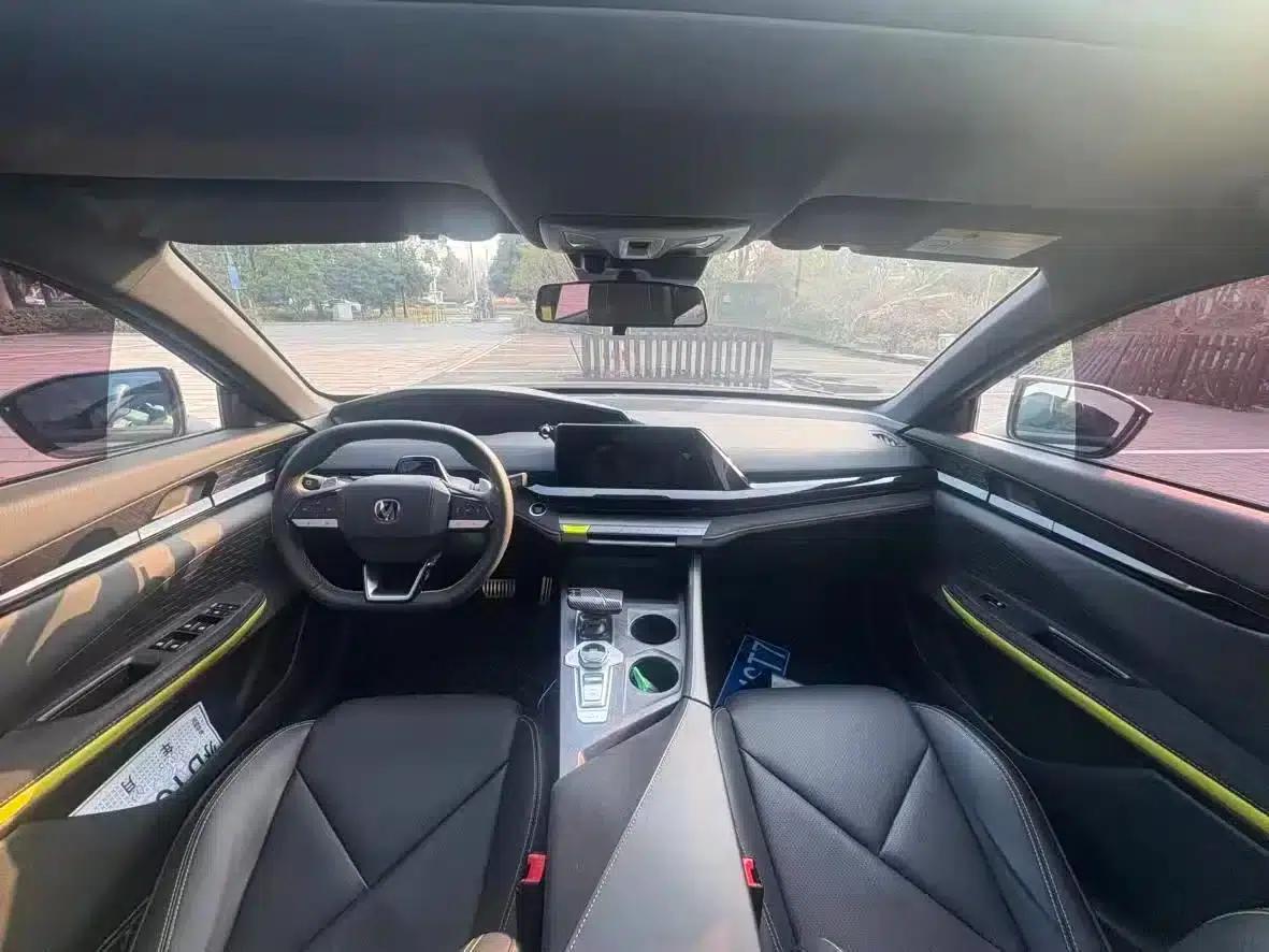 Changan UNI-V 2023 1.5T Sport Edition — миниатюра 12