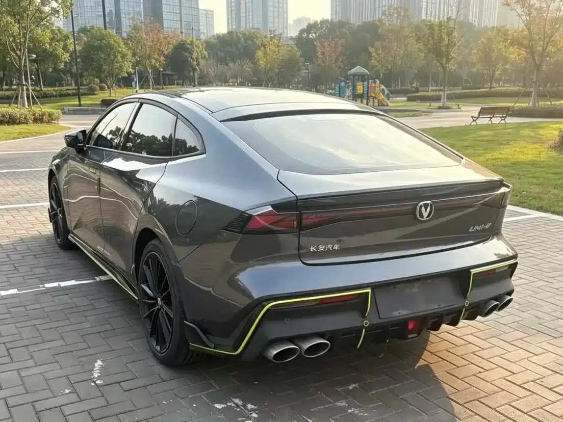 Changan UNI-V 2023 1.5T Sport Edition — миниатюра 3