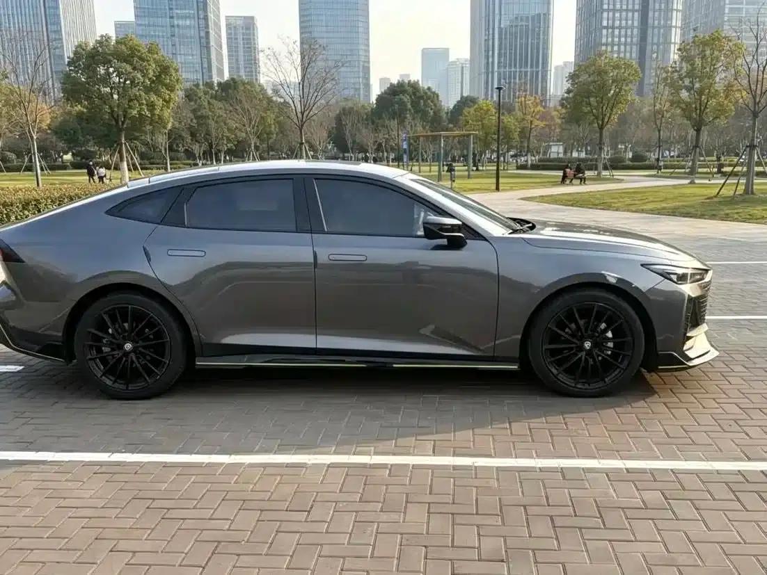 Changan UNI-V 2023 1.5T Sport Edition — миниатюра 6