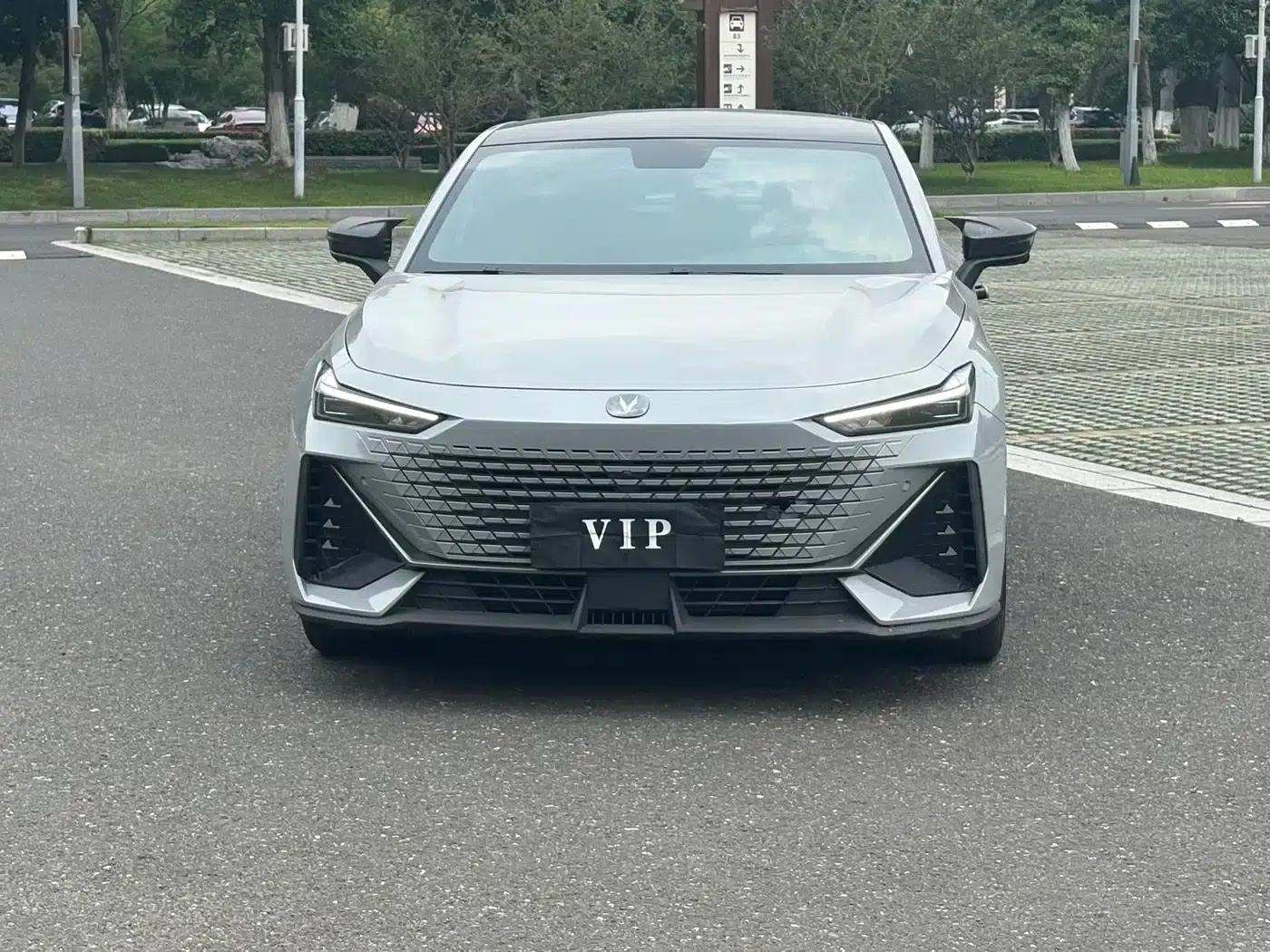 Changan UNI-V 2022 1.5T Premium Edition — миниатюра 2