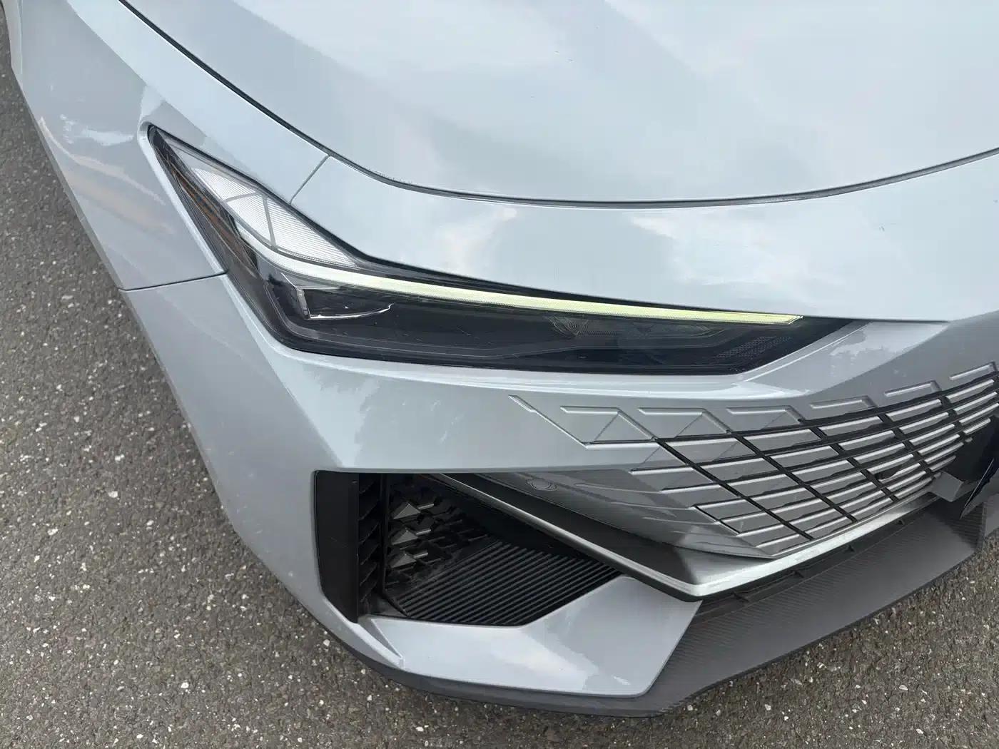 Changan UNI-V 2022 1.5T Premium Edition — миниатюра 11