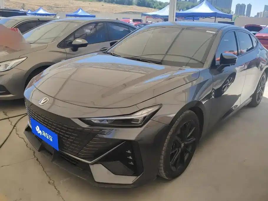 Changan UNI-V 2023 1.5T Premium Edition — миниатюра 1