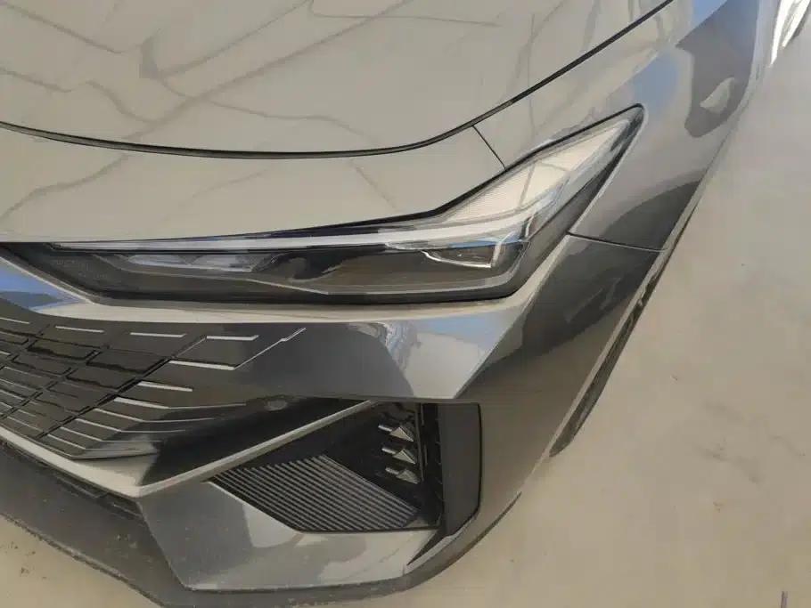 Changan UNI-V 2023 1.5T Premium Edition — миниатюра 5