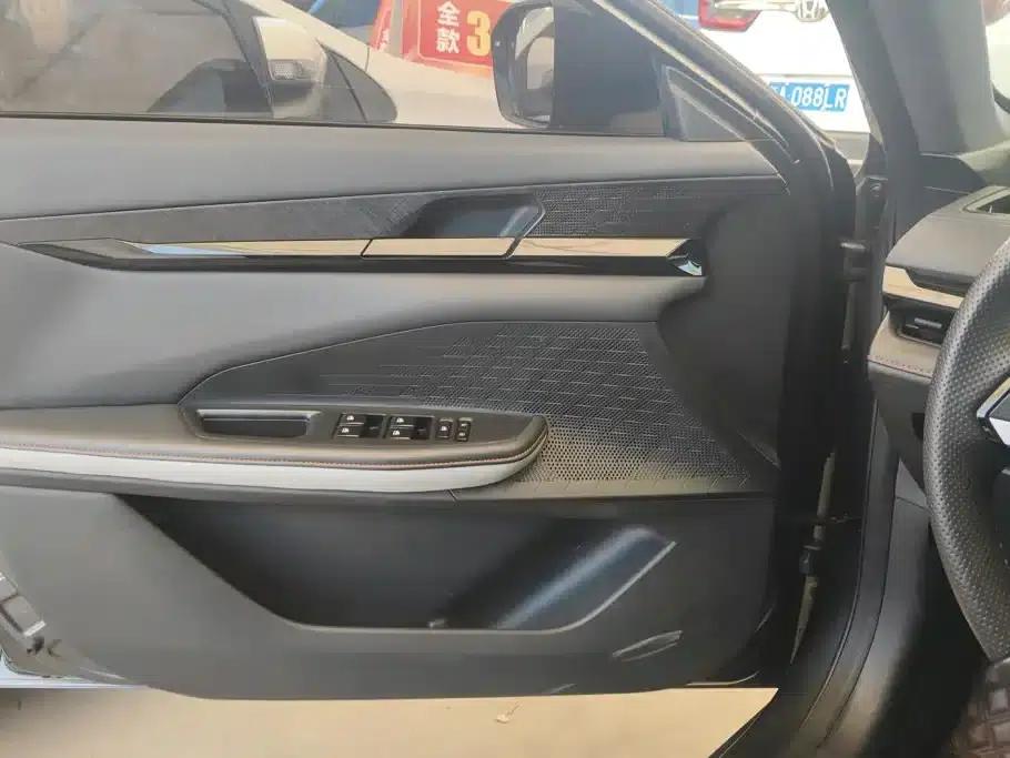 Changan UNI-V 2023 1.5T Premium Edition — миниатюра 7