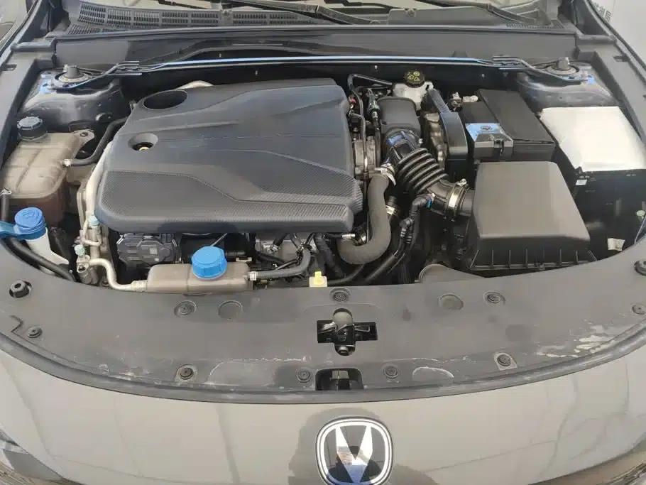 Changan UNI-V 2023 1.5T Premium Edition — миниатюра 10